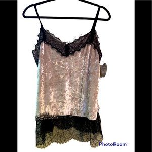 MUST HAVE-VELVET TOP